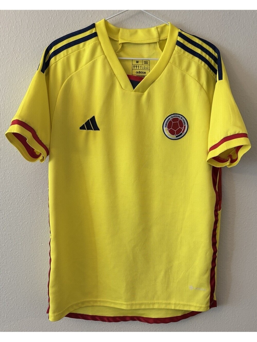 Adidas Men’s Colombia National Team Soccer Jersey Yellow Size Medium